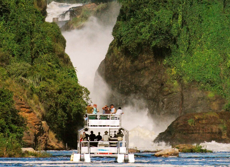 Boat Safaris in Murchison Falls Vs. Kazinga Channel - Which is Better?