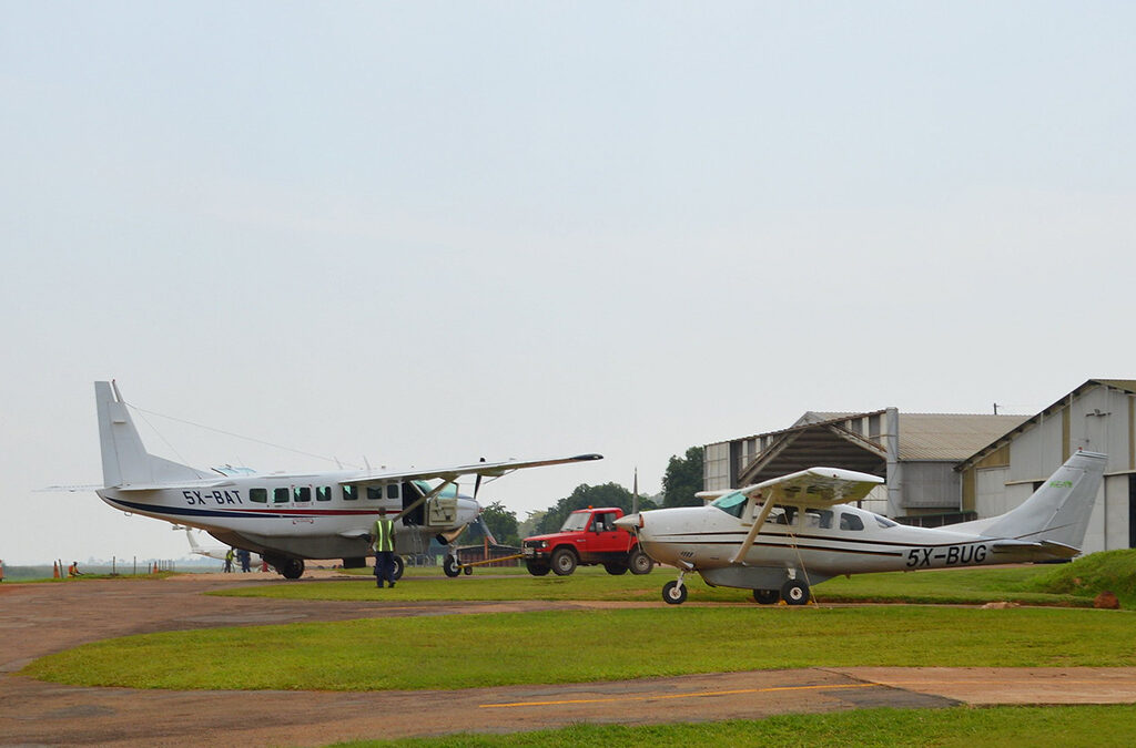 What are the Domestic Flights to Murchison Falls