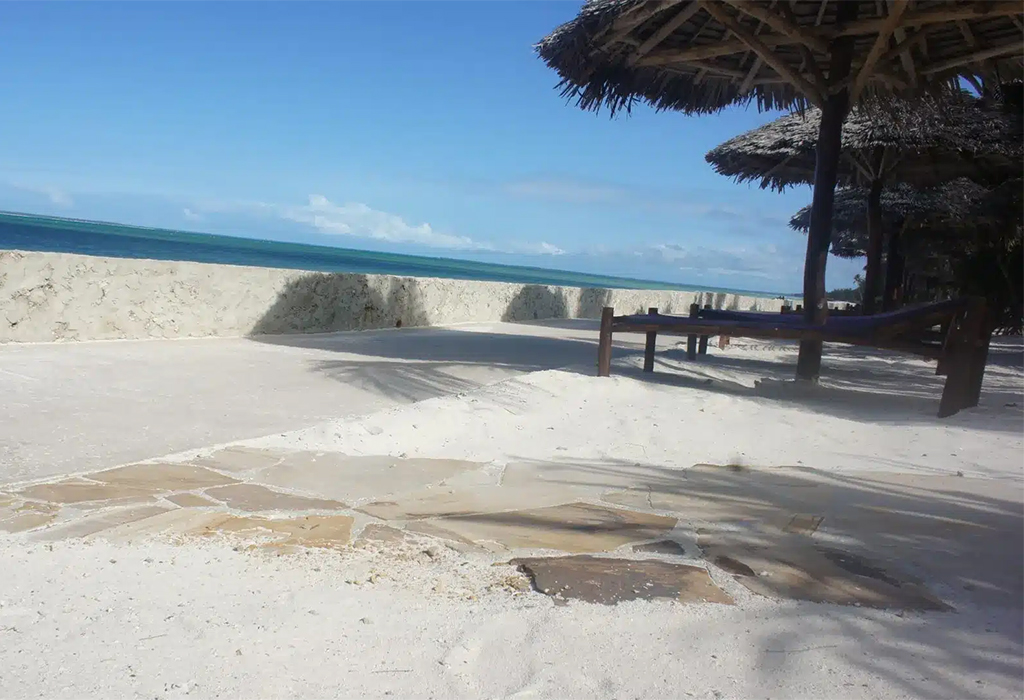 Uroa Beach – Great Reefs and Soft Waves