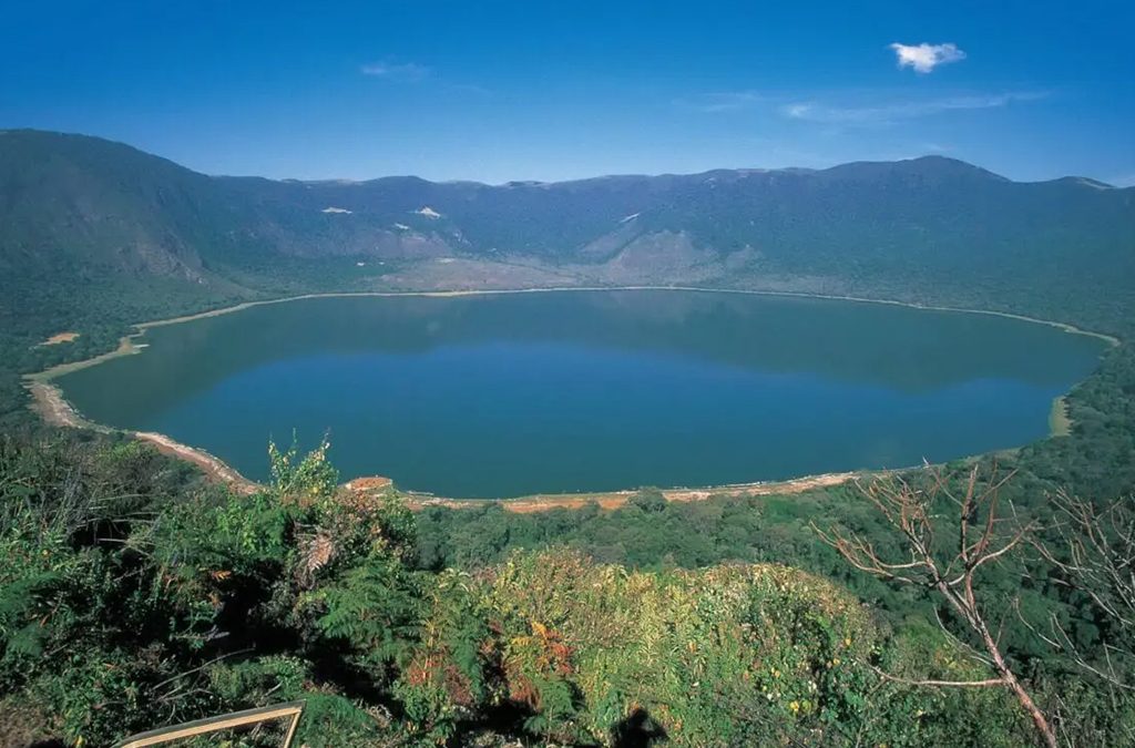 Where to hike crater lakes Uganda vs Rwanda